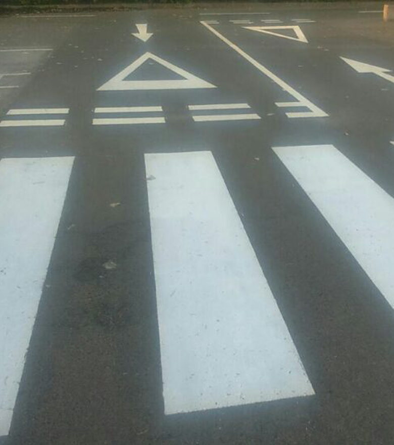Demarcación de estacionamientos 2